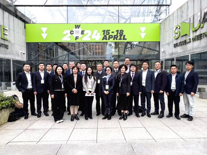 1714976195744716.jpg 8中方与会人员合影.jpg